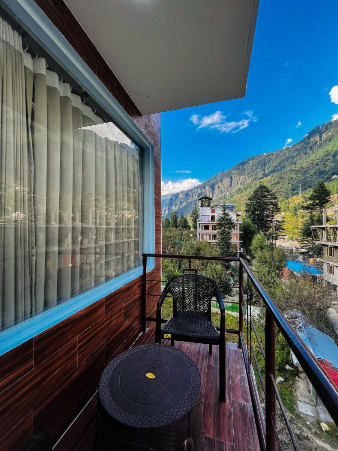 Apple Flower With Balcony And Mountain View Manāli Kültér fotó
